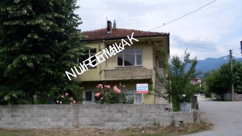 Pazarköyde satılık müstakil bina Akyazı Nur Emlak