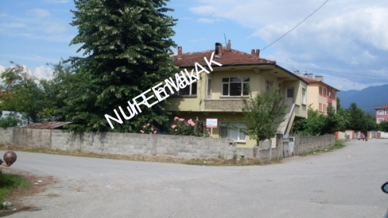 Pazarköyde satılık müstakil bina Akyazı Nur Emlak