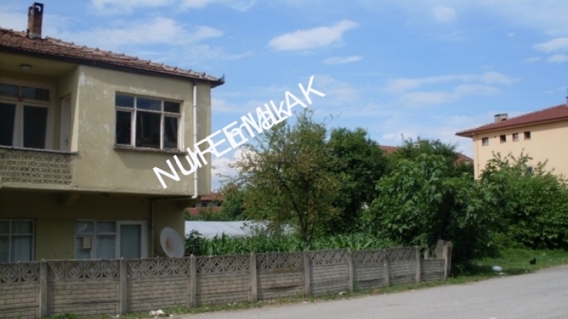 Pazarköyde satılık müstakil bina Akyazı Nur Emlak