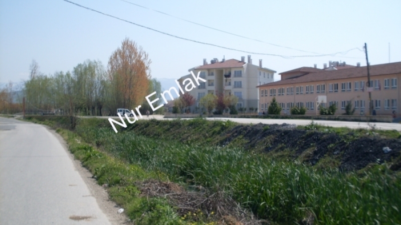 Toki evleri civarında satılık arsa Akyazı Nur Emlak
