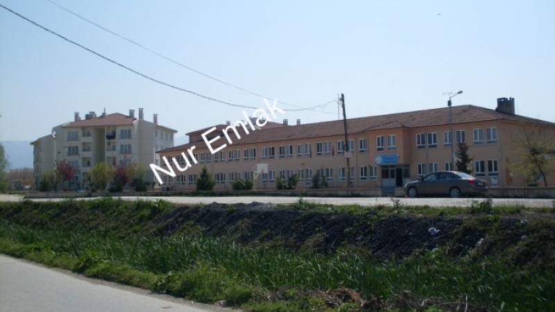 Toki evleri civarında satılık arsa Akyazı Nur Emlak